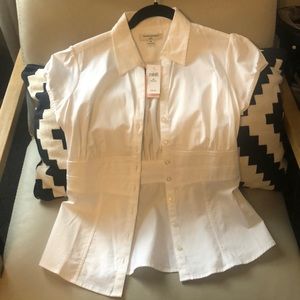 Short sleeved collared white top